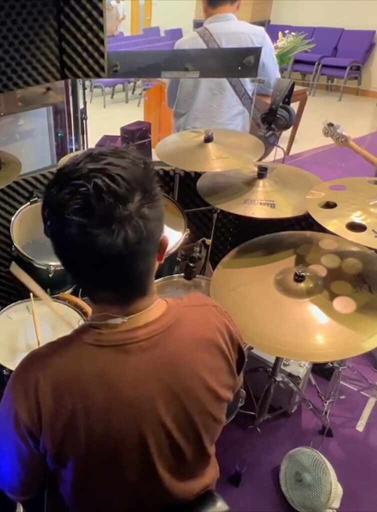 onetrack drums studio learning drums18 copy